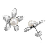"Pearl Petaliqua" 925 Sterling Silver Stud Earring with Center Pearl